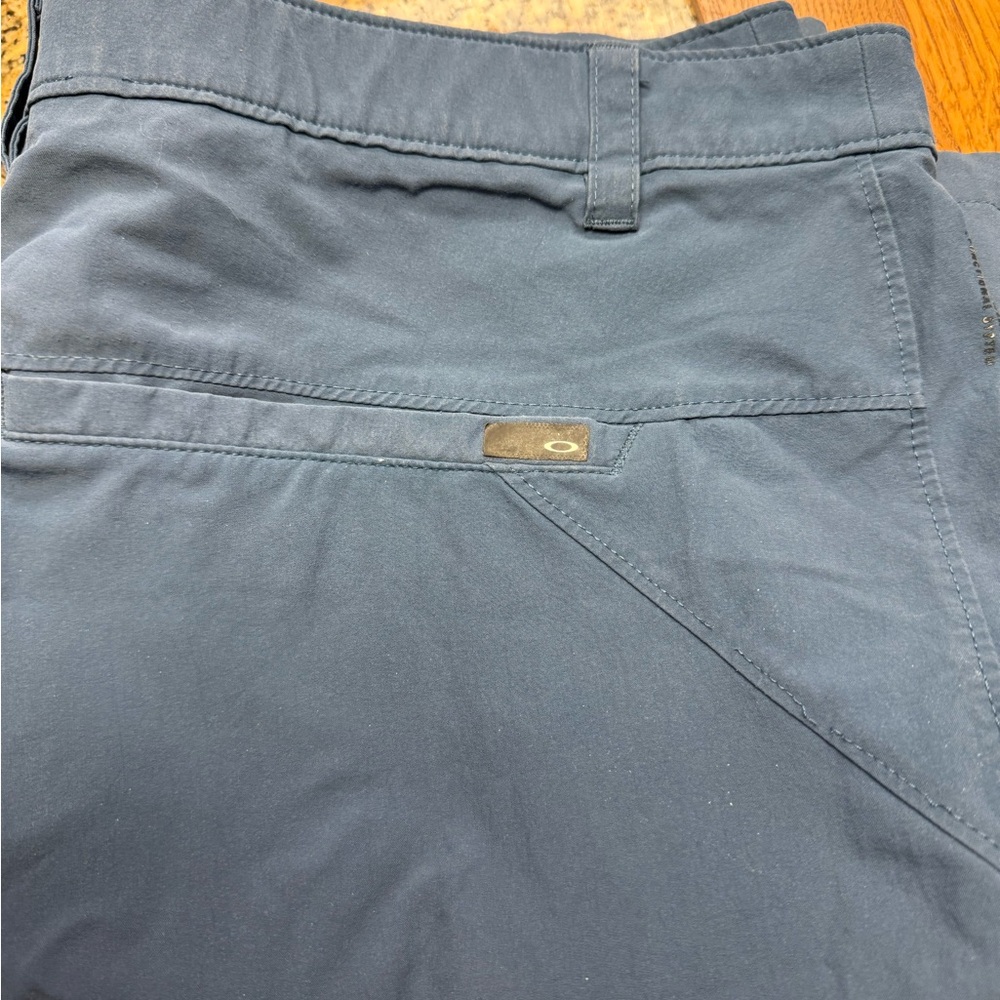 Oakley Men's Athletic Shorts in dusty blue size 36 - Picture 7 of 7